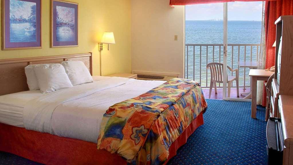 Magnuson Hotel Marina Cove St. Petersburg Room photo